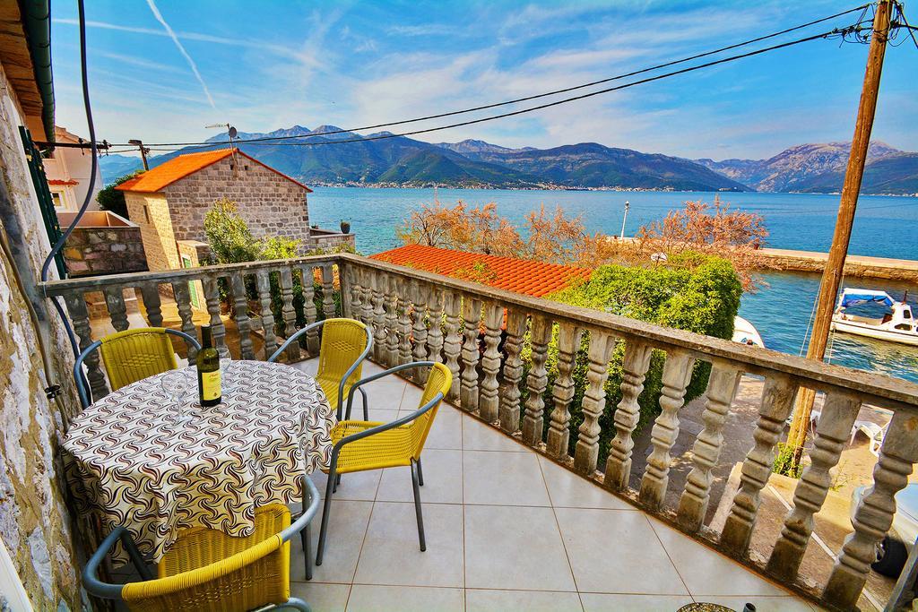Kjara Apartments Tivat Exterior foto