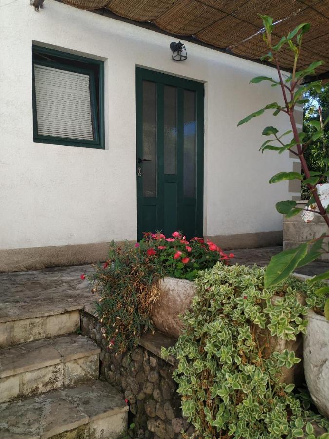 Kjara Apartments Tivat Exterior foto