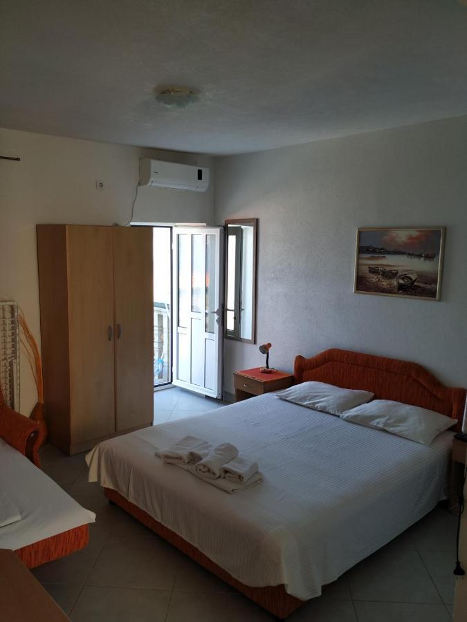 Kjara Apartments Tivat Exterior foto